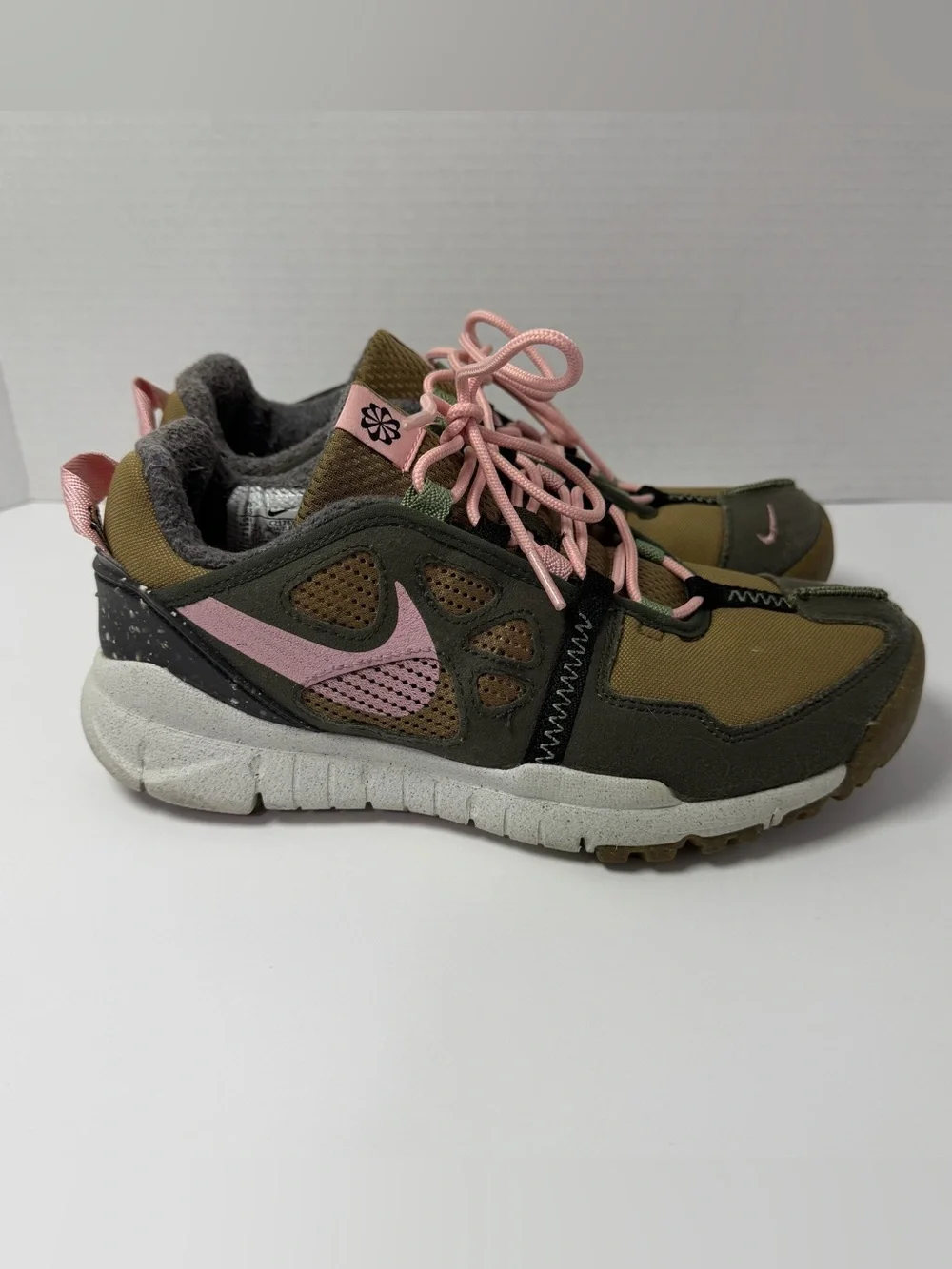 Nike Free Terra Vista Sneakers